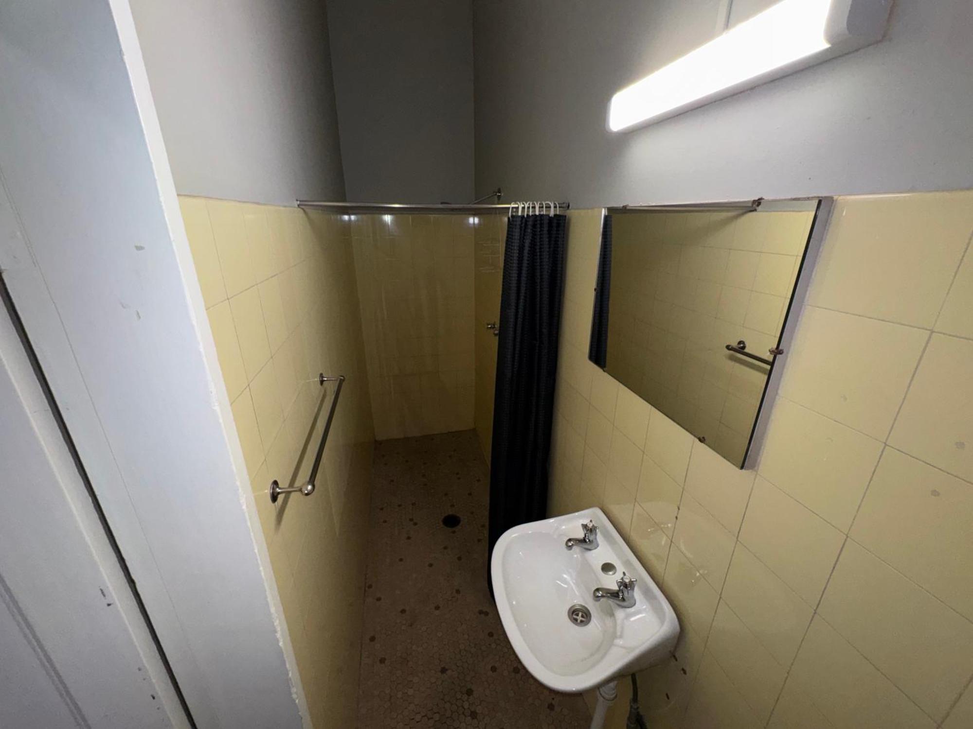 דובו Castlereagh Hotel מראה חיצוני תמונה