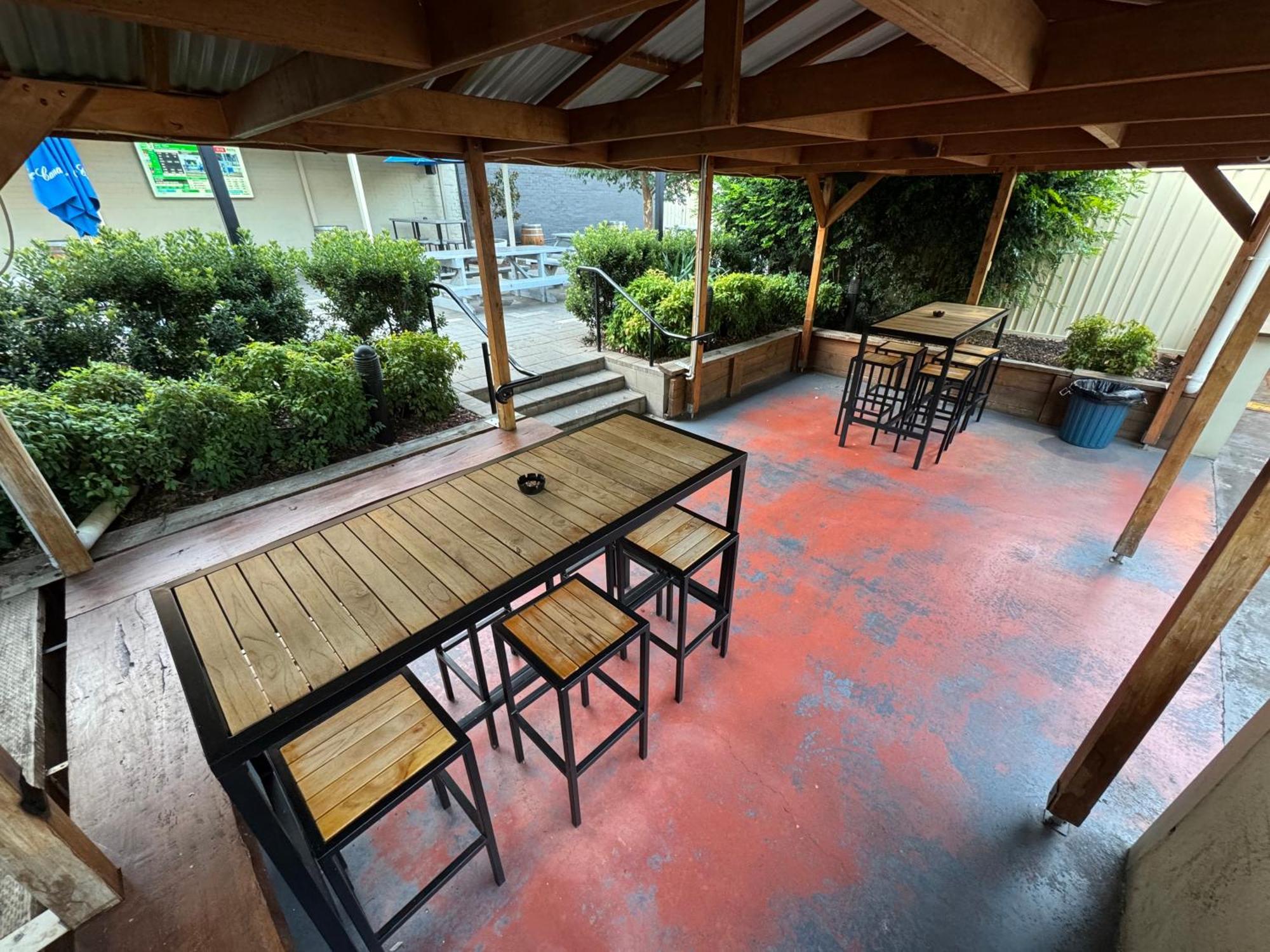 דובו Castlereagh Hotel מראה חיצוני תמונה
