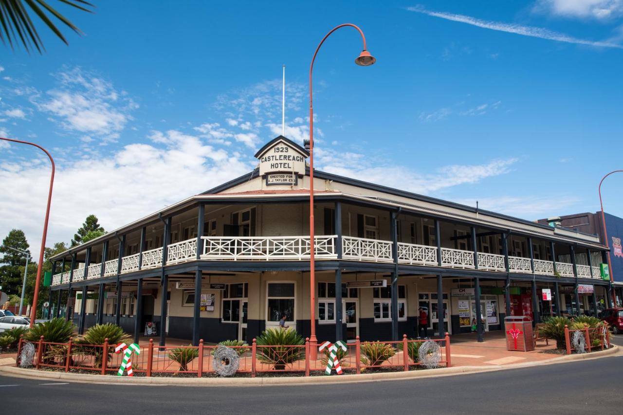 דובו Castlereagh Hotel מראה חיצוני תמונה