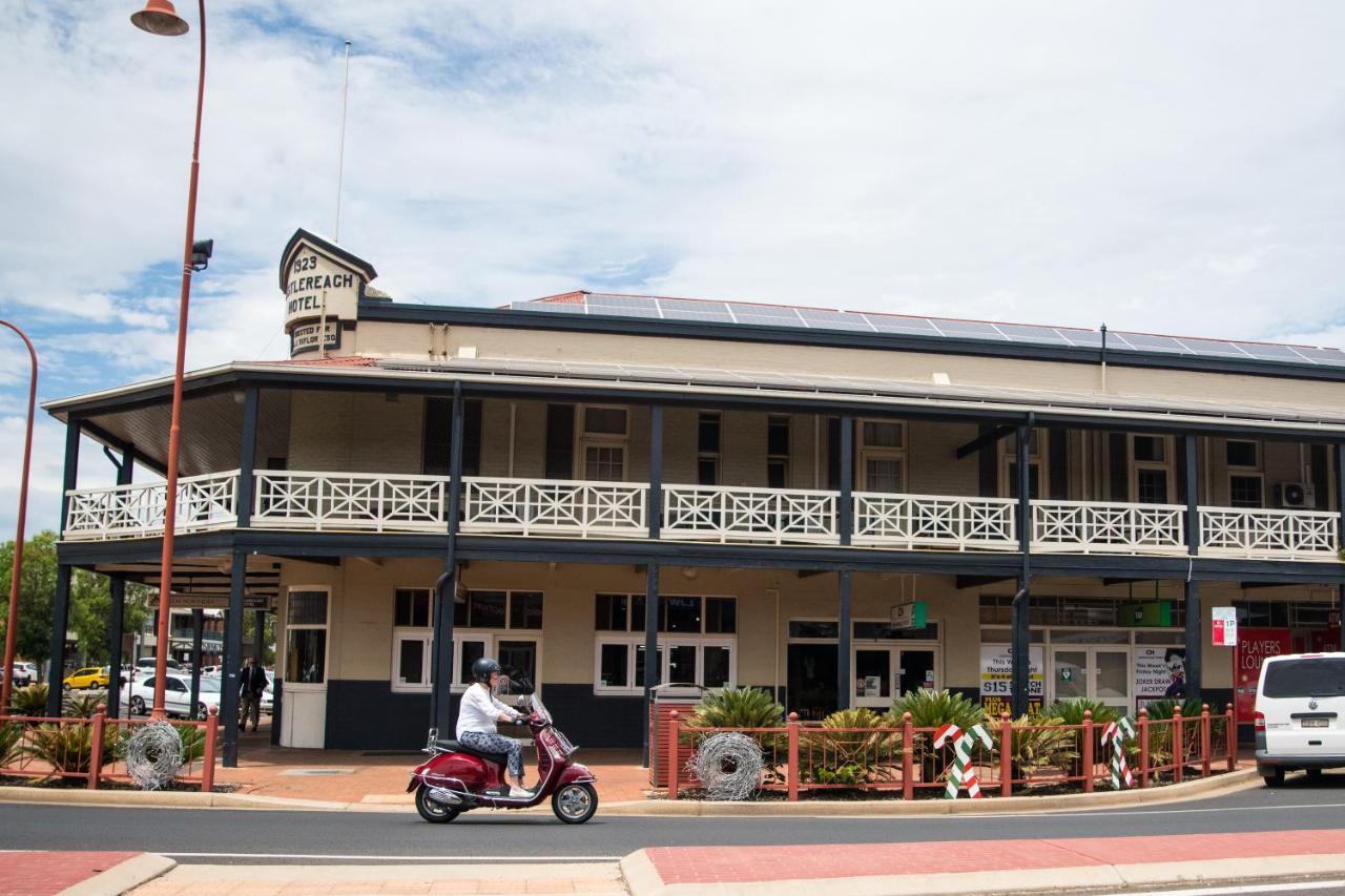 דובו Castlereagh Hotel מראה חיצוני תמונה